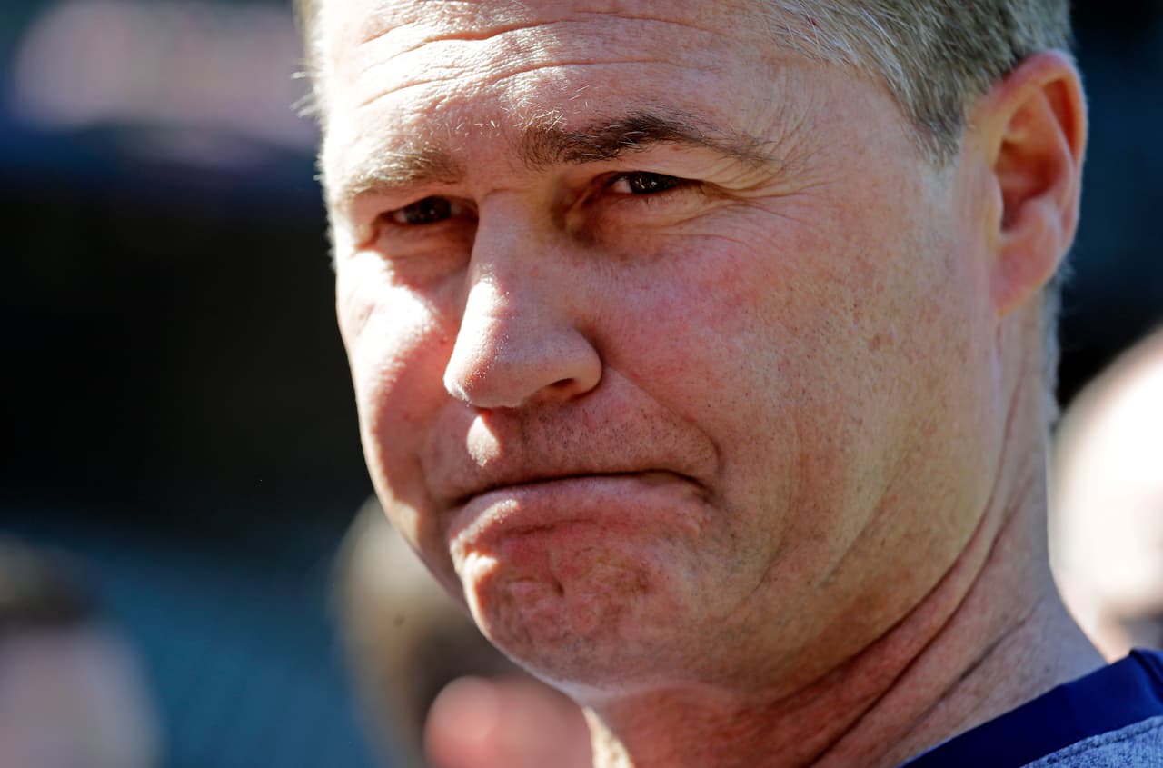 Ahora su equipo tendrá que buscar alternativas para reemplazar al segunda base, aunque ya desde antes el manager había advertido que con contaría con Dee Gordon por ahora para ese puesto.