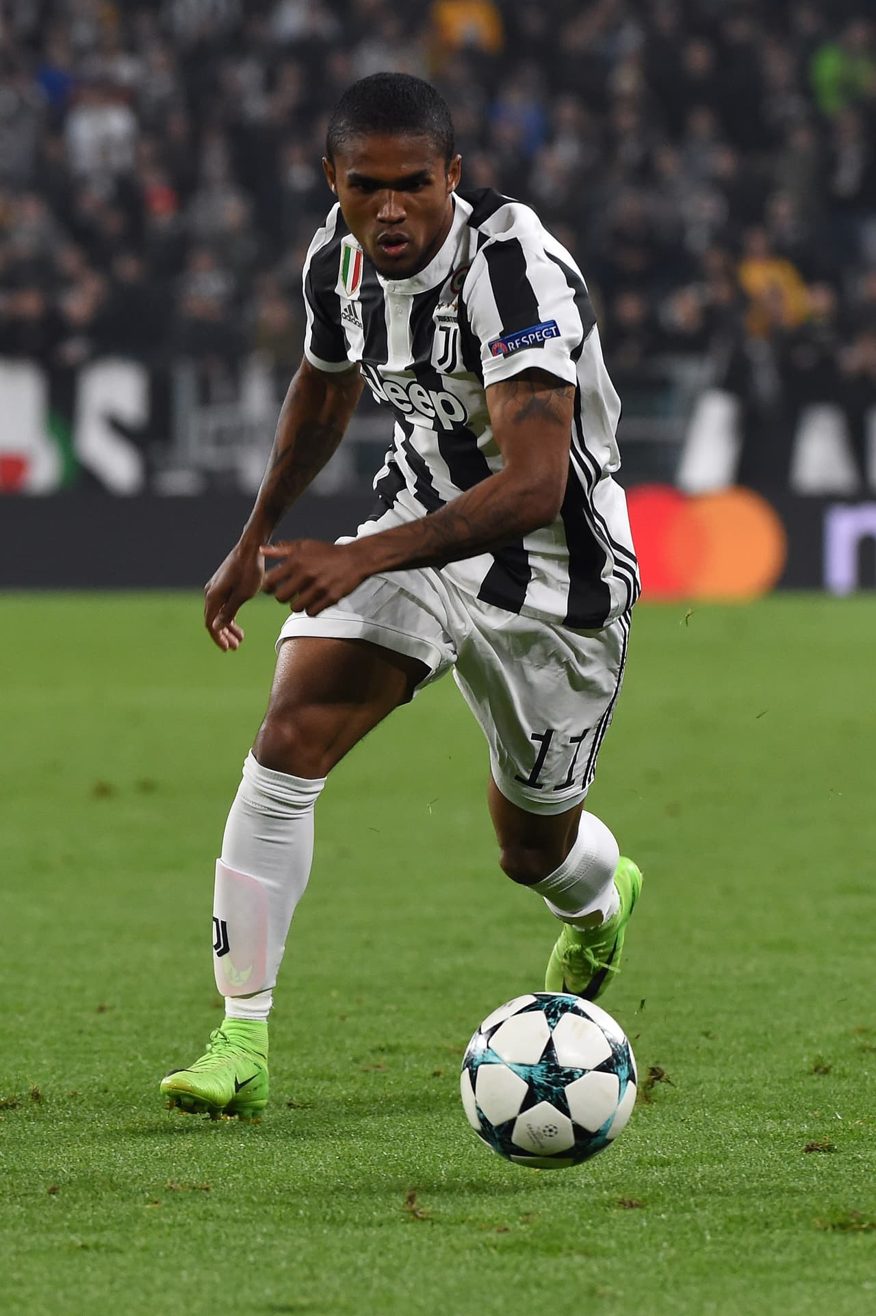 Extremo derecho: Douglas Costa (Juventus F.C.)