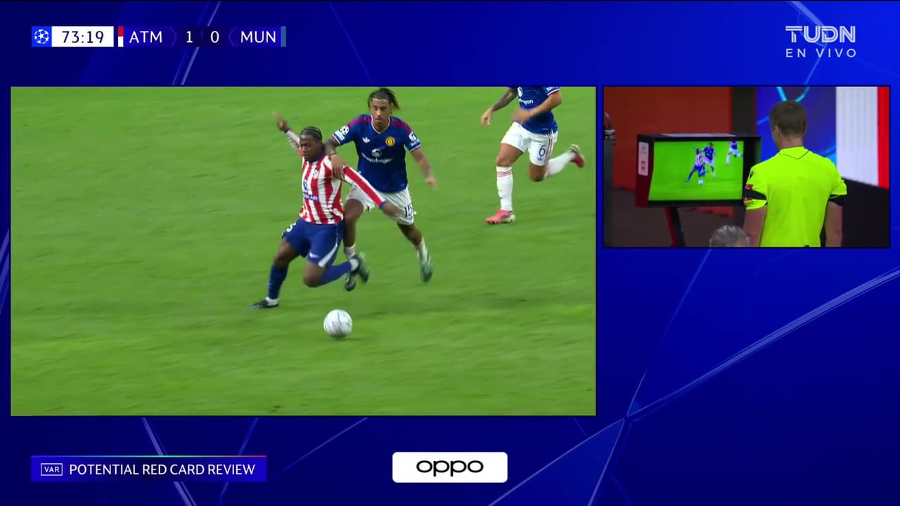 ¡Malas noticias para el Manchester United, Leny Yoro se va expulsado!