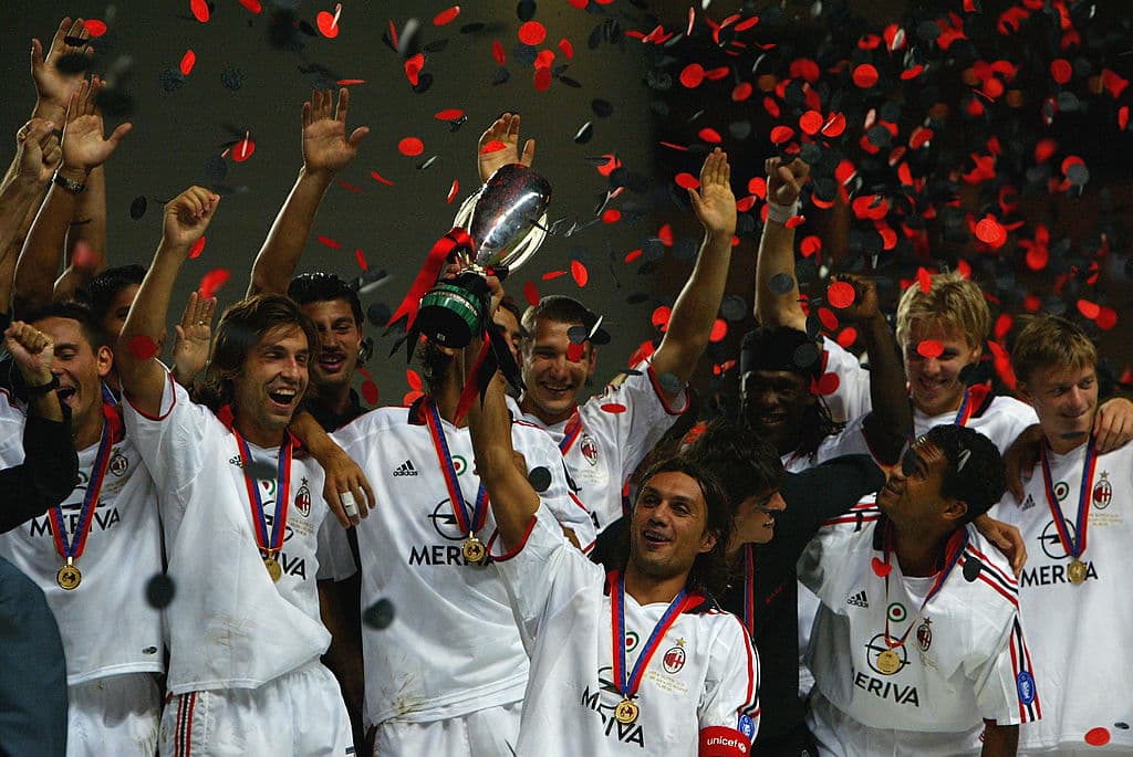 Además, ganó la Copa de Italia de la temporada 2002-03 y cinco ediciones de la Supercopa de Italia entre 1988 y 2004.