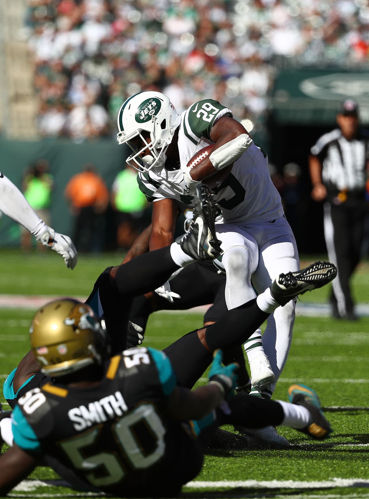 Bilal Powell, corredor de los Jets, tuvo una tarde soñada. En 21 acarreos sumó 163 yardas, incluyendo un acarreo de 75 yardas que terminó en anotación.