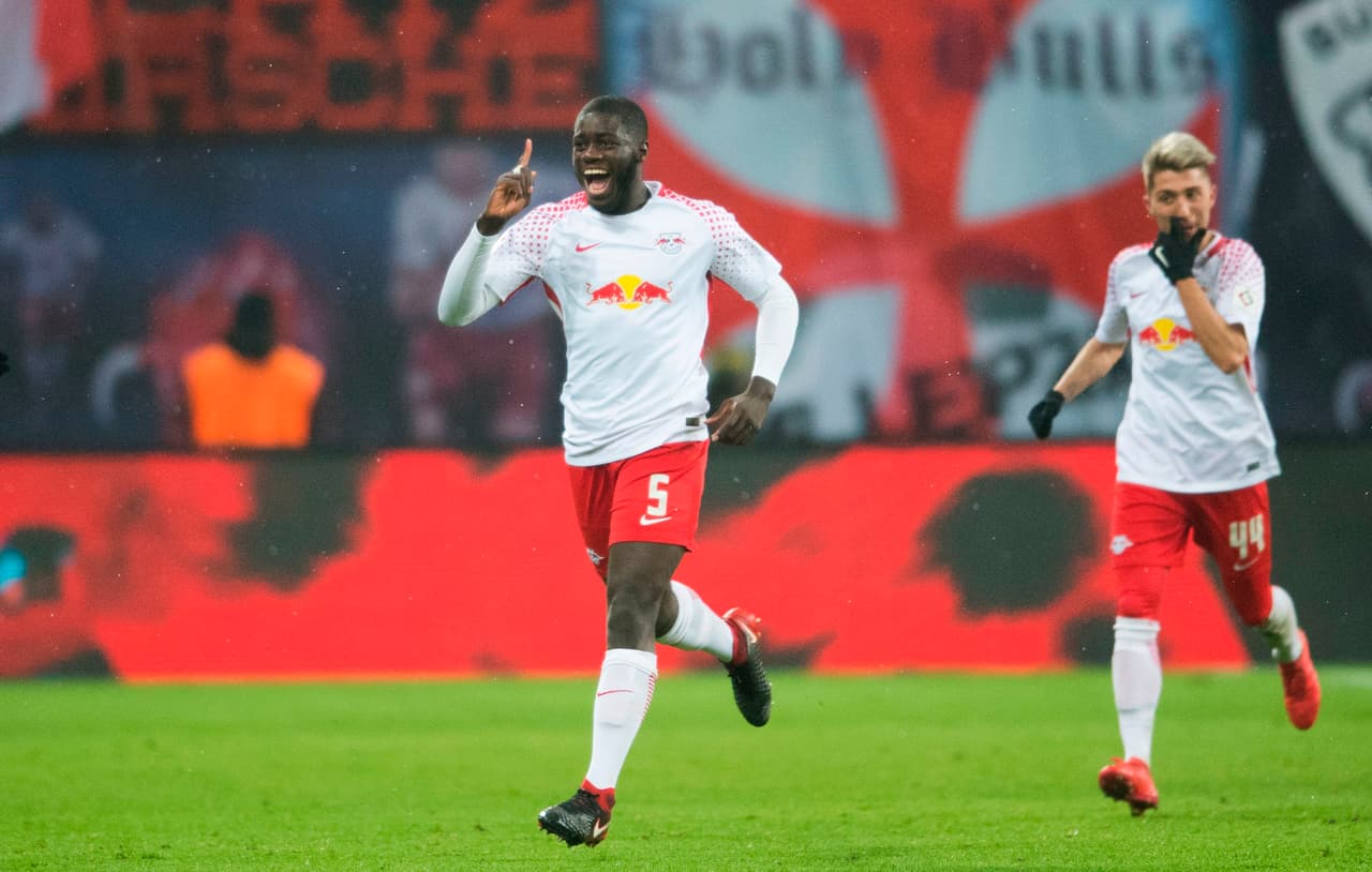 16. Dayot Upamecano (RB Leipzig - 19 años - Defensa) - 46,4 millones de dólares.