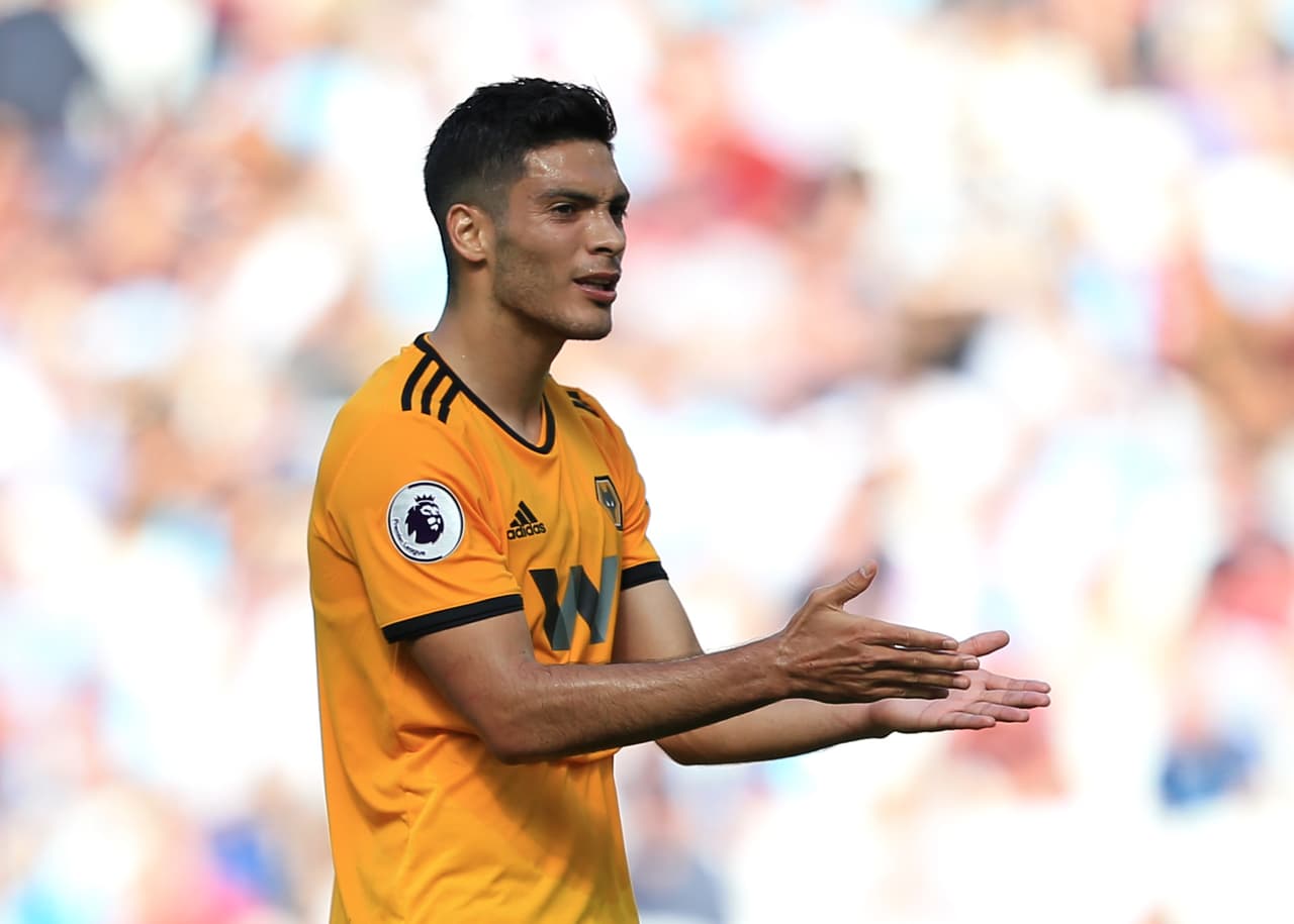 Raúl Jiménez: el único gol del Tri ante Uruguay lo anotó el delantero del Wolverhampton, quien asumió la titulardad ante la ausencia del 'Chicharito'. Este domingo reciben al Burnely y el ariete buscará su segundo tanto en la Premier League.