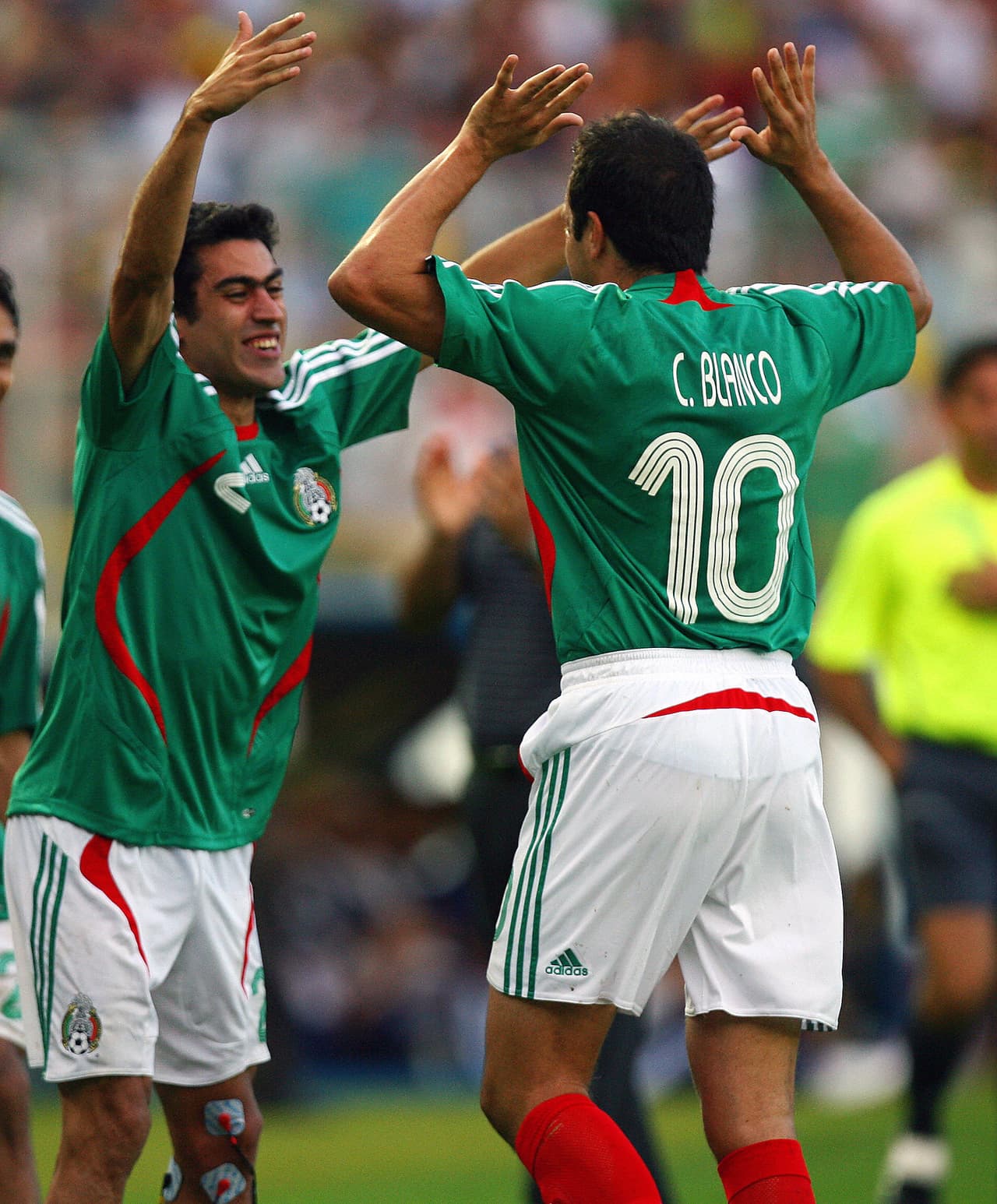 Su cómplice fue Cuauhtémoc Blanco, quien jugó poco en Venezuela, pues a Hugo Sánchez le gustaba el 4-4-2 y no había espacio para jugar con 'enganche'.