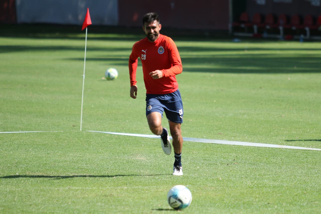 Chivas de Guadalajara está a tres puntos del primer lugar luego de su empate contra Necaxa en la Jornada 6 del Clausura 2019, donde espera volver arriba y por lo que se prepara con intensidad.