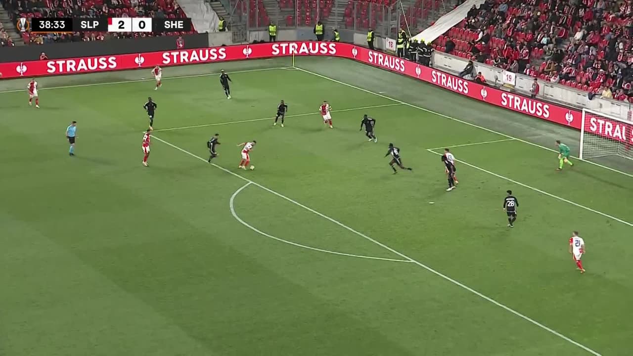 ¡GOL!  anota para Slavia Prague. Christos Zafeiris