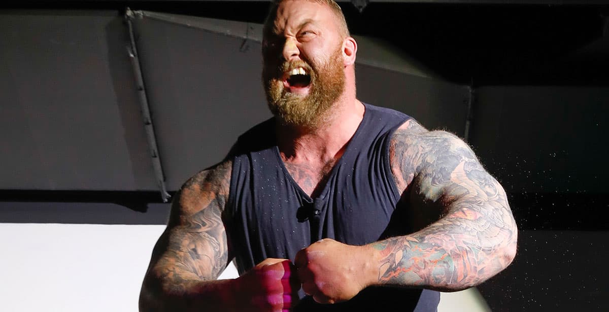 Los hombres más fuertes del mundo boxearán por orgullo