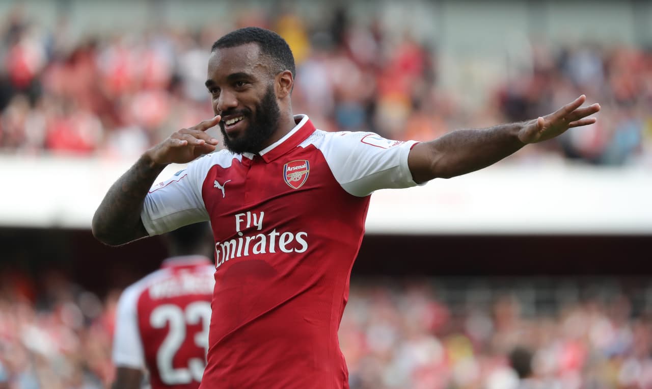 Alexandre Lacazette (Delantero): 53 millones de euros