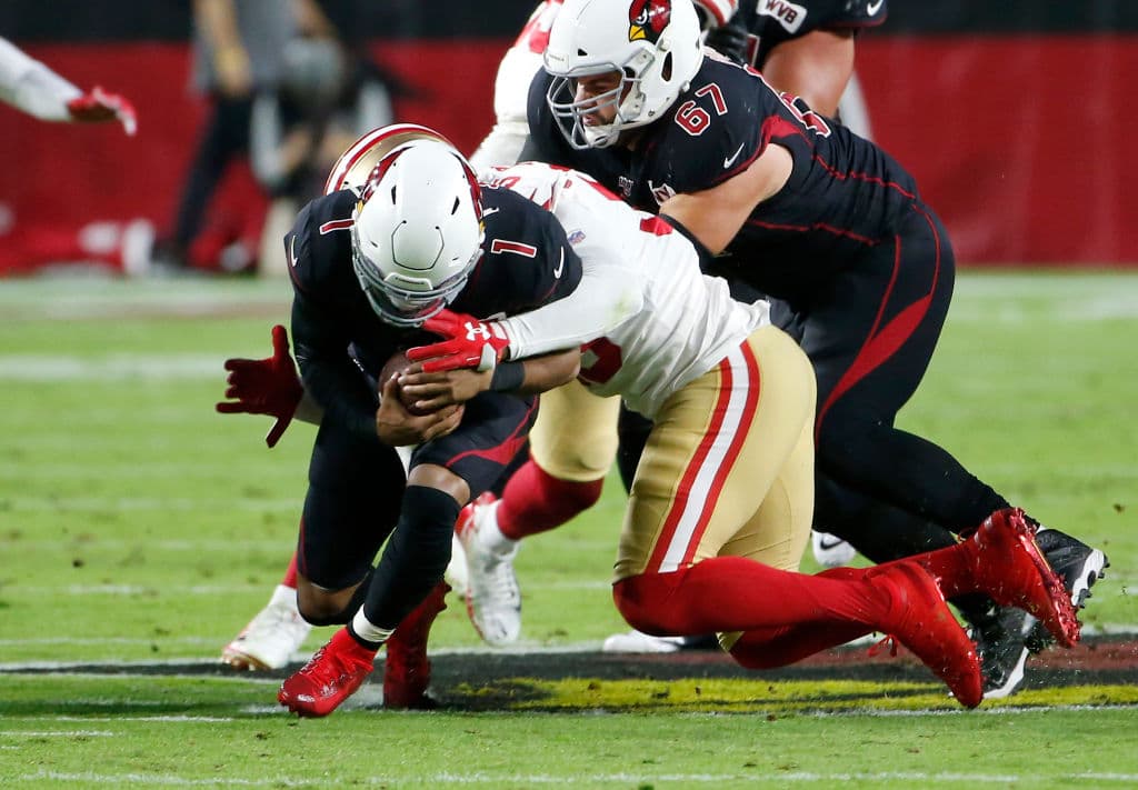 Los 49ers se confirman como candidatos al título, vencen 28-25 a los Cardinals que al final complicaron al equipo de Garoppolo.