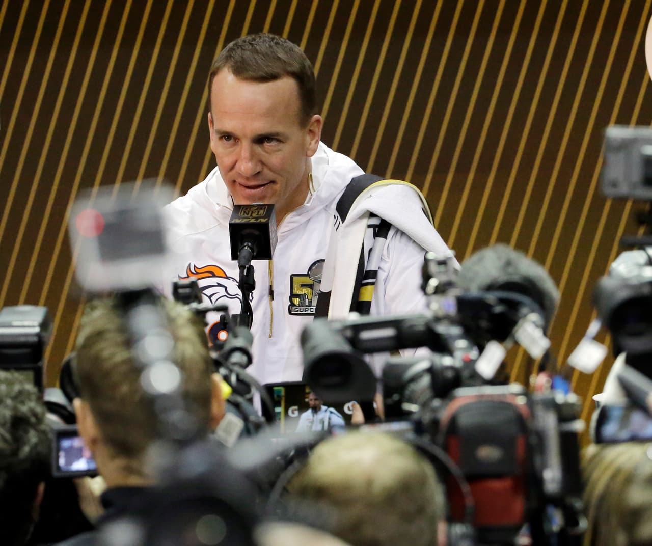 El campeón de la Conferencia Americana abrió la actividad en el Opening Night celebrado en el SAP Center de San Jose, California.