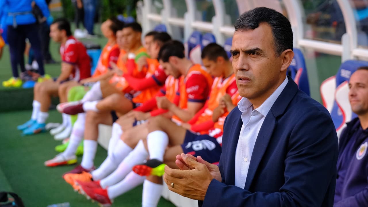 Ricardo Cadena tras la derrota de Chivas: “Es triste, nos duele”