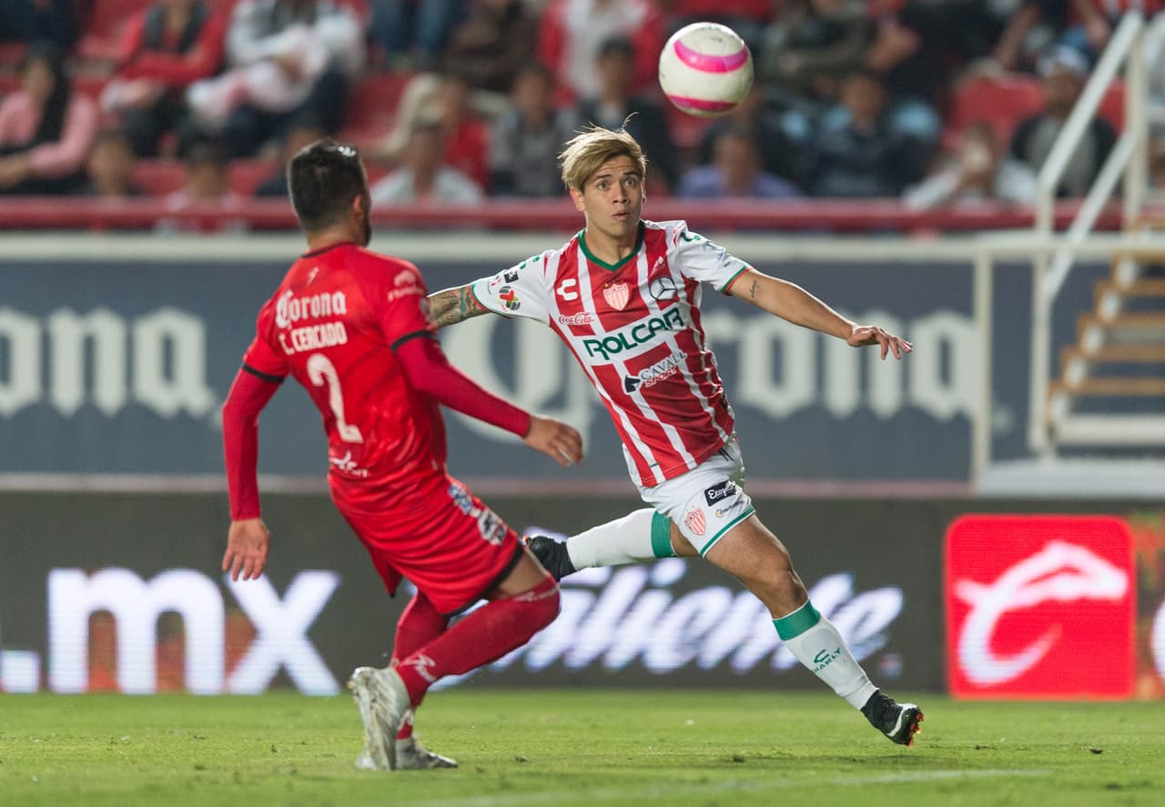 Necaxa fue superior de principio a fin. Desde el minuto 12 que llegó la primera anotación, los Rayos no dejaron de atacar.