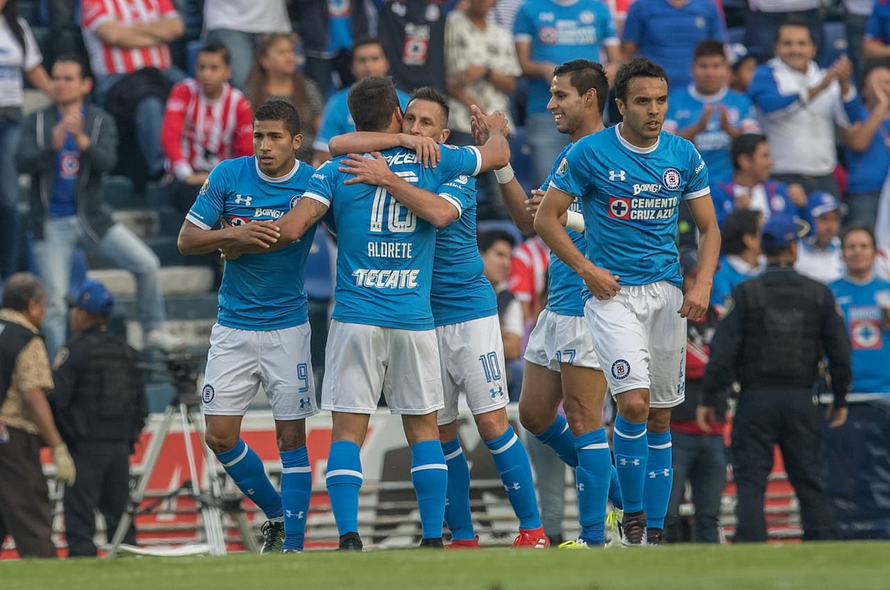 Paco Jémez, el entrenador de Cruz Azul debutó con el pie derecho ganando 1-0 al Necaxa, desde entonces los cementeros suman tres empates y dos derrotas.