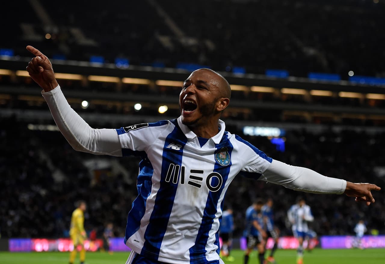 Porto fue dominador frente a los suyos en el estadio Do Dragao.