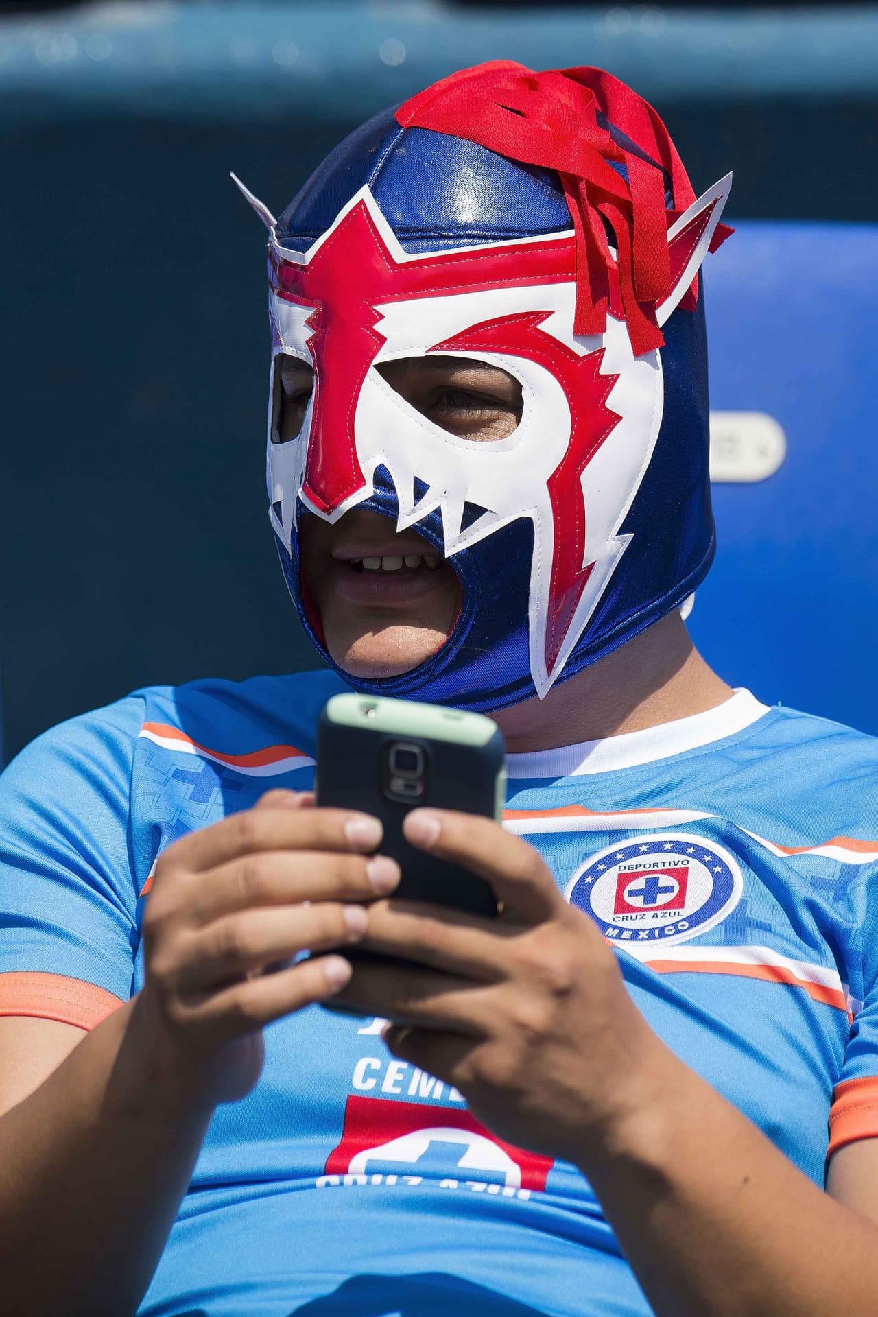 El colorido de la afición en la Jornada 9