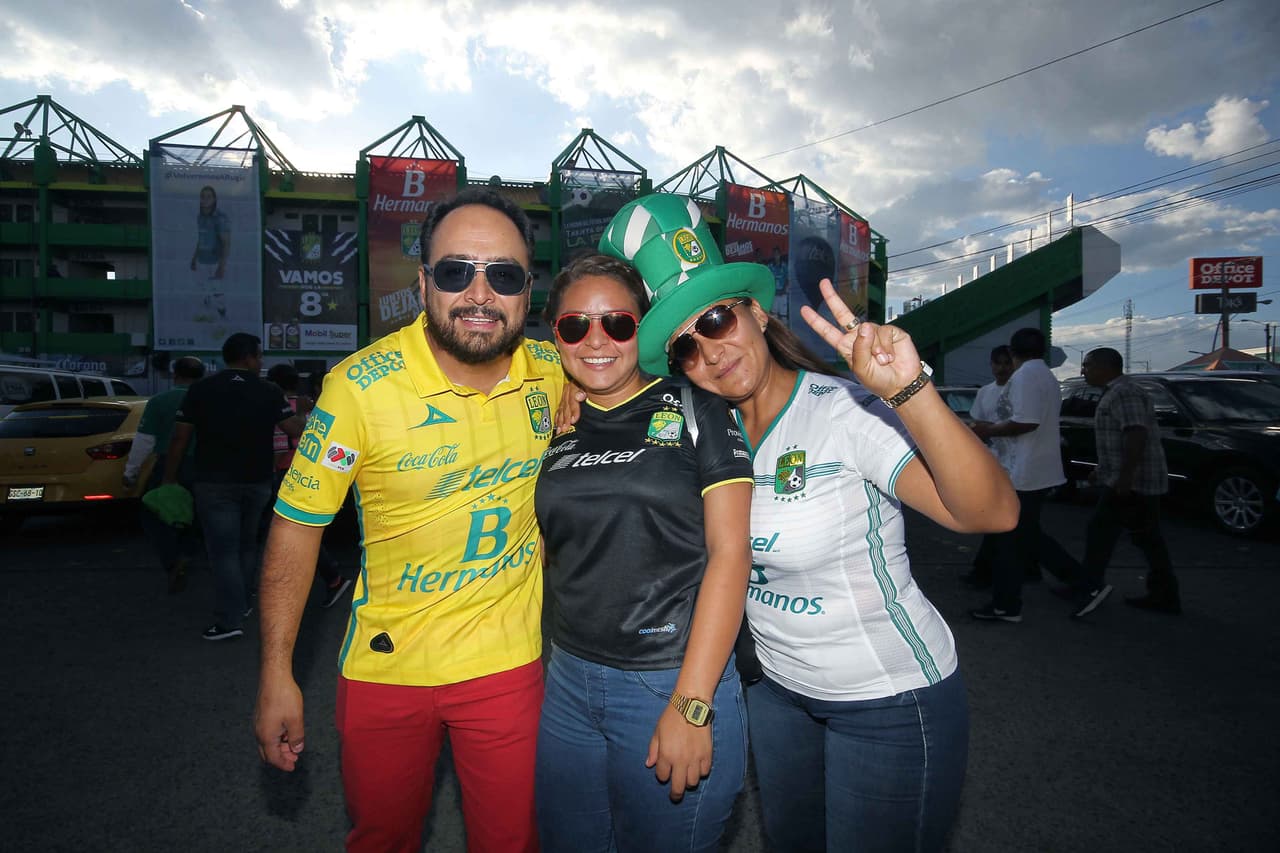 El colorido de la afición en la Jornada 9