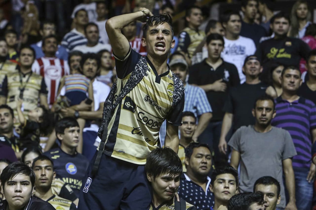 El colorido de la afición en la Jornada 9