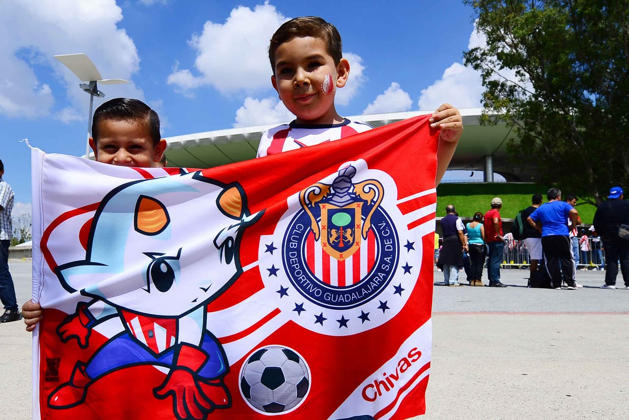El colorido de la afición en la Jornada 9