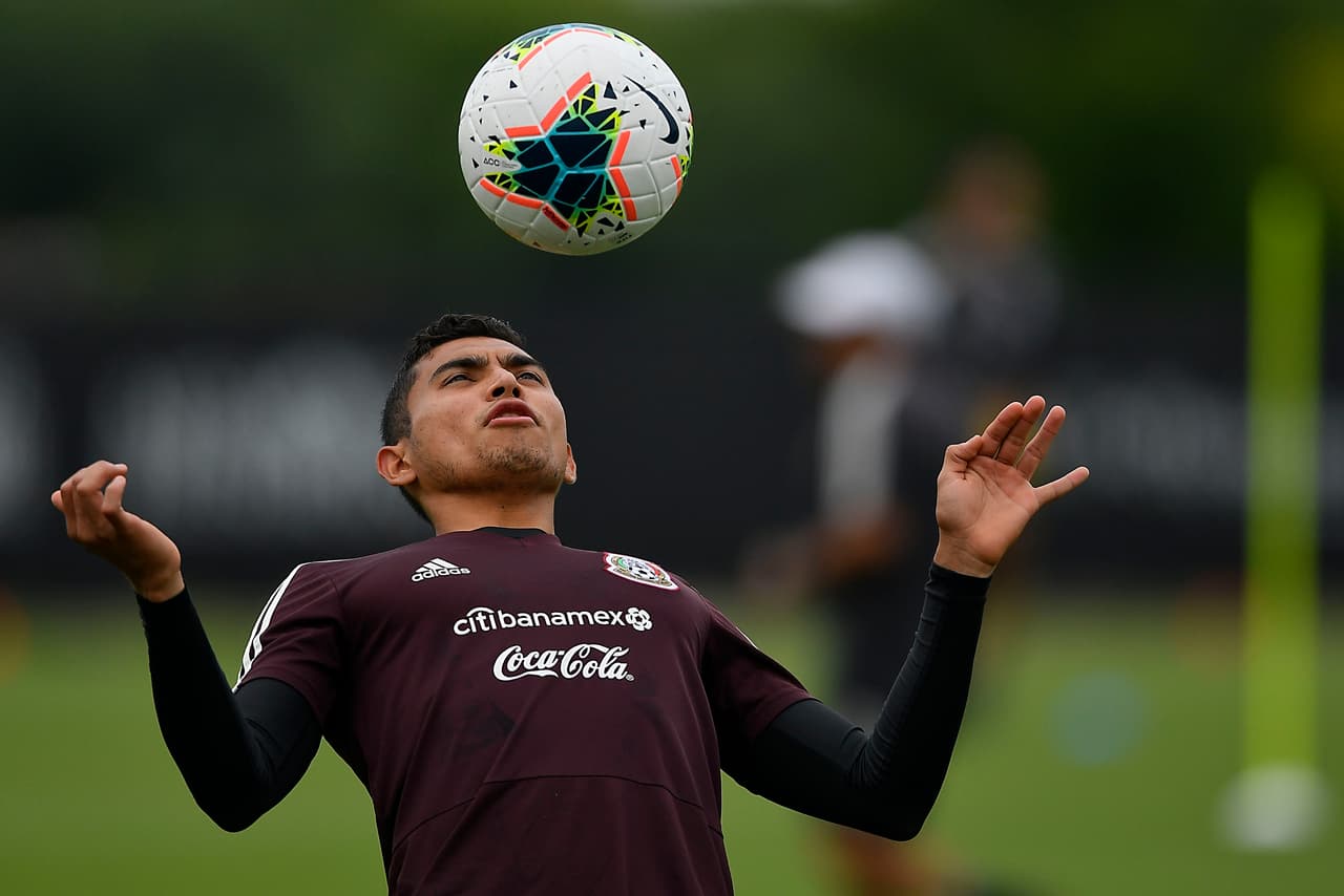 Los integrantes de la Selección Mexicana de fútbol se entrenaron, en medio de una intensa humedad en el ambiente, en las instalaciones del club de la MLS Houston Dynamo de cara a lo que será su importante duelo de los Cuartos de Final de la Copa Oro 2019, que se llevará a cabo este sábado ante Costa Rica. El trabajo duro y el buen ambiente imperaron durante la práctica del Tri.