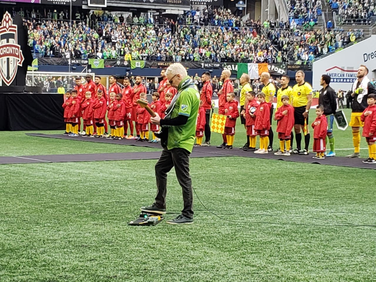 Gran ambiente entre la afición del Sounders previo al encuentro final contra el Toronto FC por la MLS Cup.