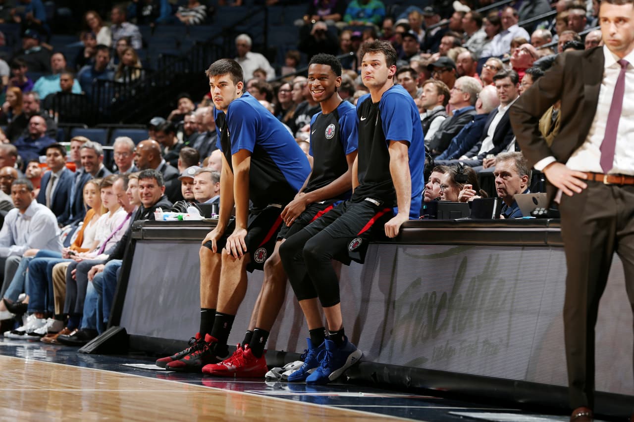 Clippers 122-111 Timberwolves: uno de los que confirmó su boleto a playoffs fue el equipo de Los Ángeles llegando a 45 victorias y ocupando la quinta posición del Oeste. Danilo Gallinari, con 25 puntos y 10 rebotes, se destacó con los Clips.