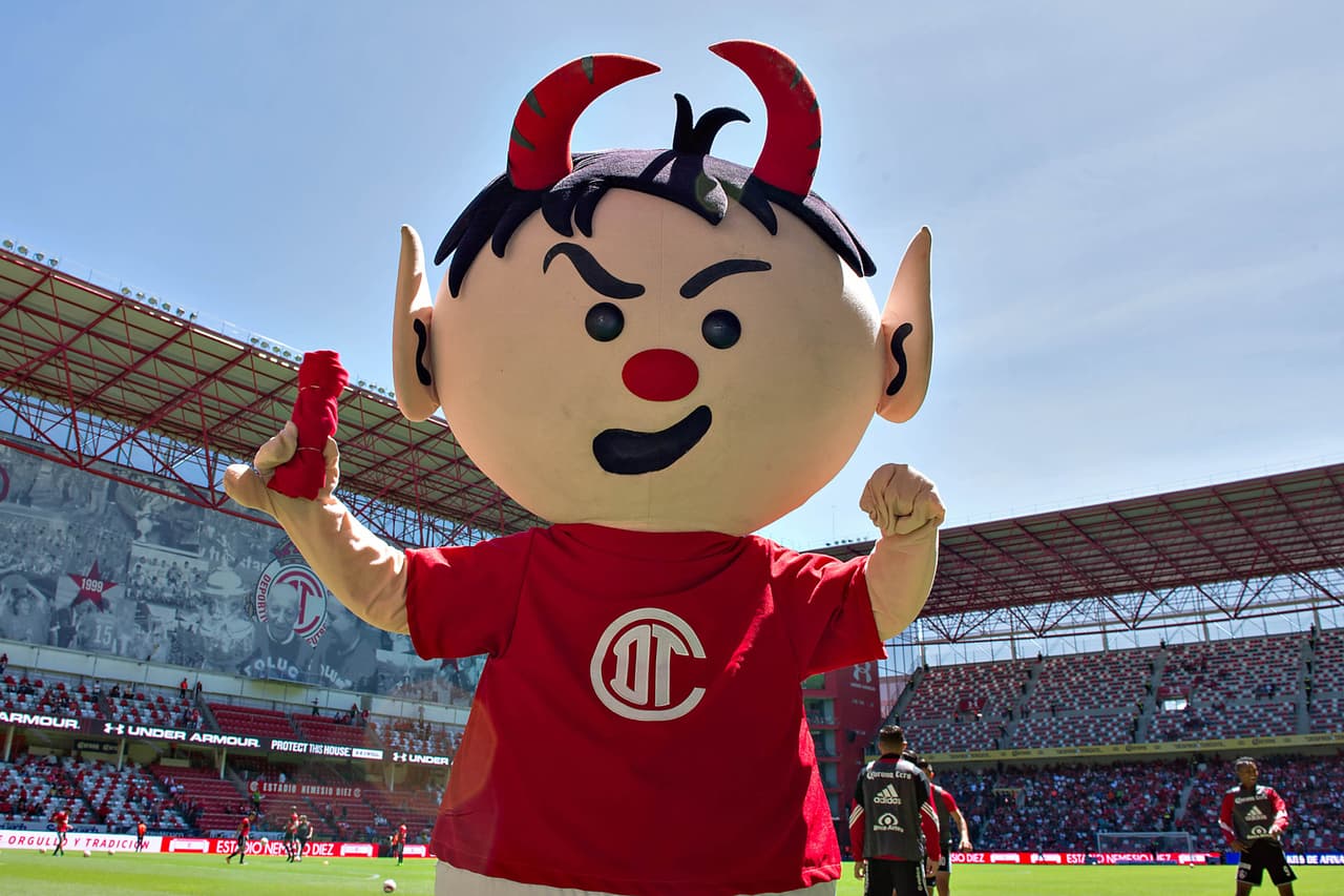 Gran colorido se vivió en los distintos estadios del país. Muchas familias y amigos acudieron con las playeras de sus equipos favoritos y disfrutaron de una jornada de muchos goles y emociones.