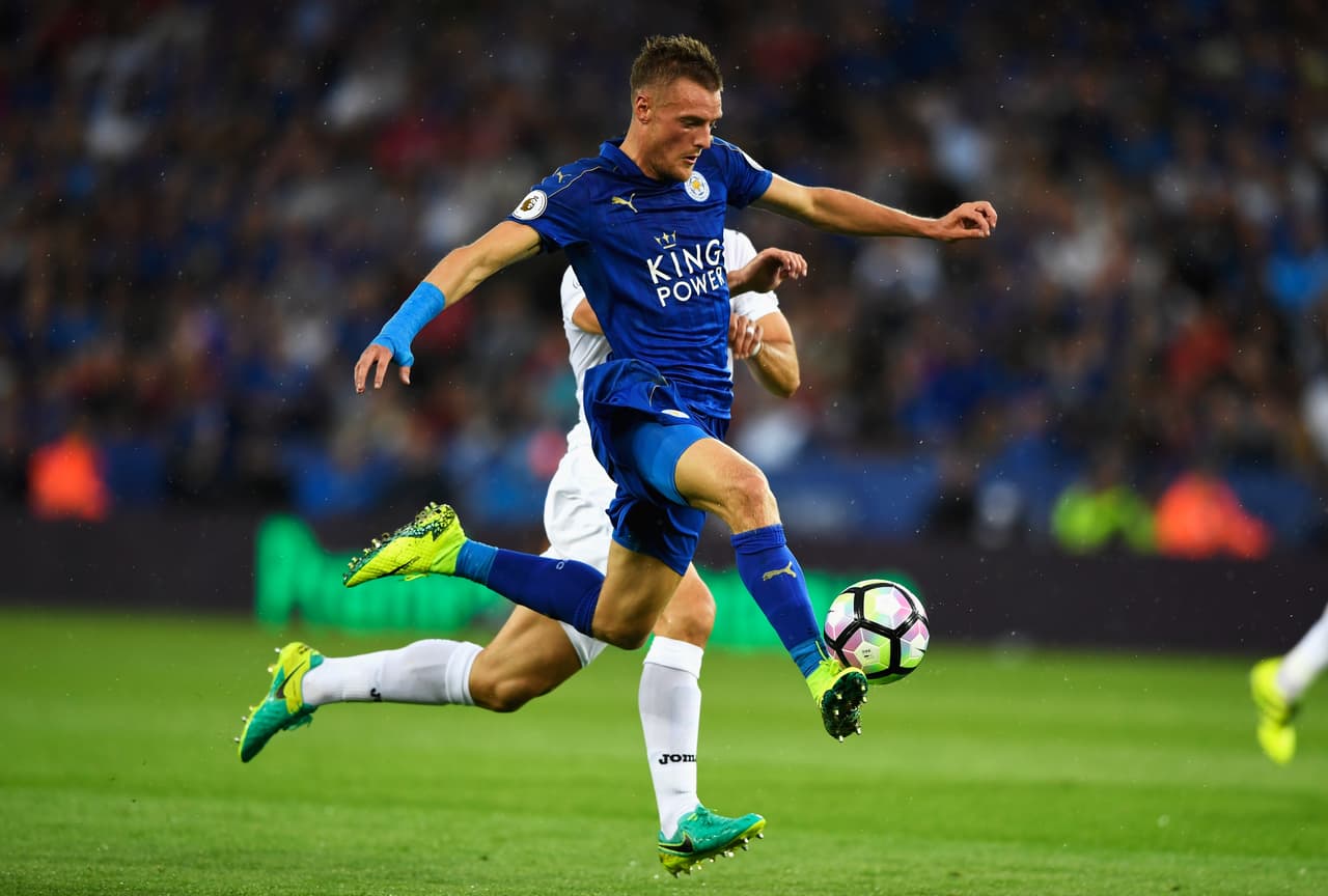 Leicester City logra su primer triunfo como campeón de la Premier League