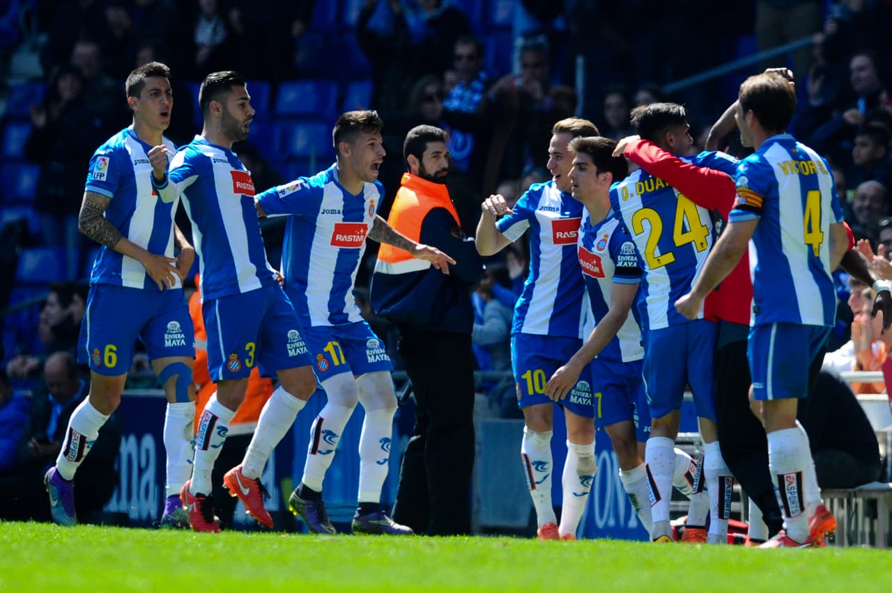 El Espanyol le daría la vuelta al marcador en 3 minutos con los goles de Diop y Caicedo para complicar las aspiraciones del Bilbao en la Liga Española.
