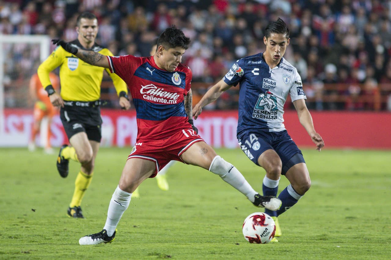 Ni Pachuca ni Chivas logran romper las redes y se dividen los puntos.