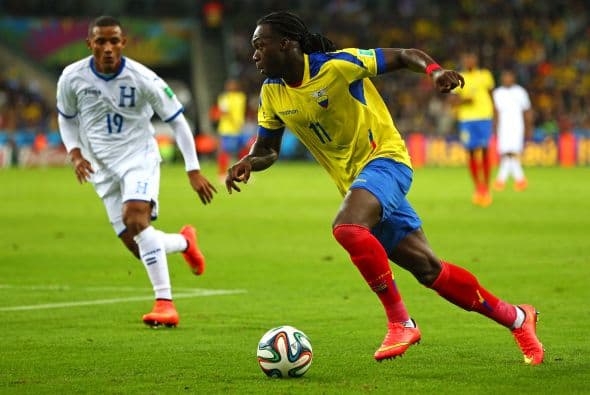 Mientras que por los ecuatorianos el hombre encargado de los goles será Felipe Caicedo, el artillero del Espanyol espera reflejar su buen momento con los españoles ahora con la selección.