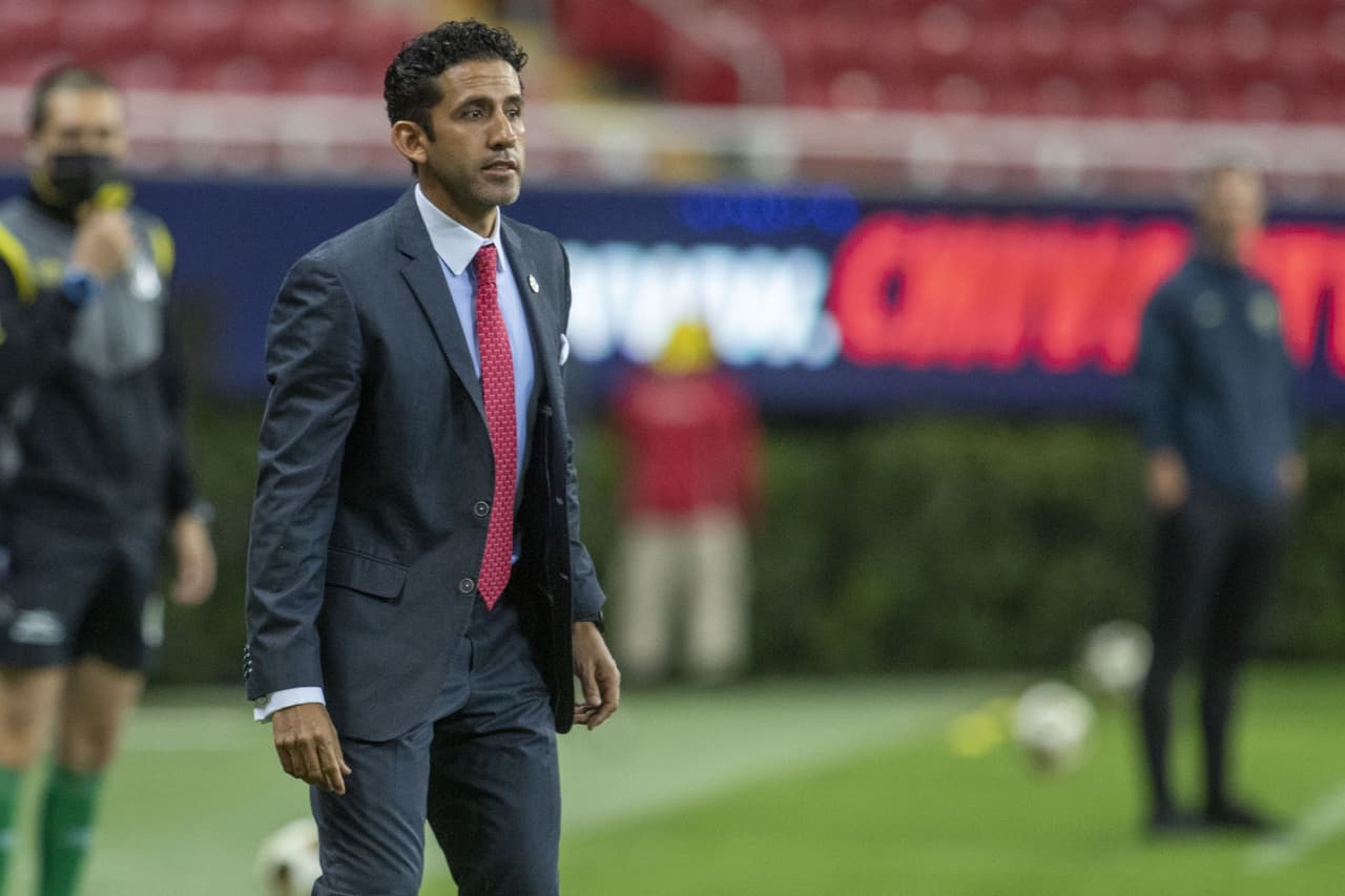 Chivas necesitaba ganar para avanar a las Semifinales, pero no pudo generar opciones claras en el marco del América.