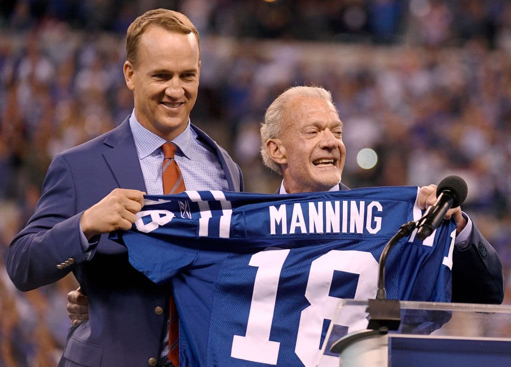 En un día en que la franquicia incorporó al cinco veces Jugador Más Valioso de la liga a su Anillo de Honor y retiró su familiar número 18, los Colts rindieron homenaje a Peyton Manning de la mejor manera posible: con una victoria.