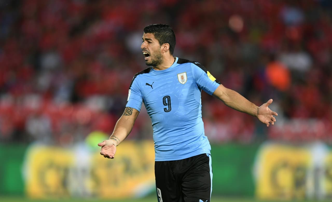 Suárez pudo haber revivido a su selección pero anunció su disparo.