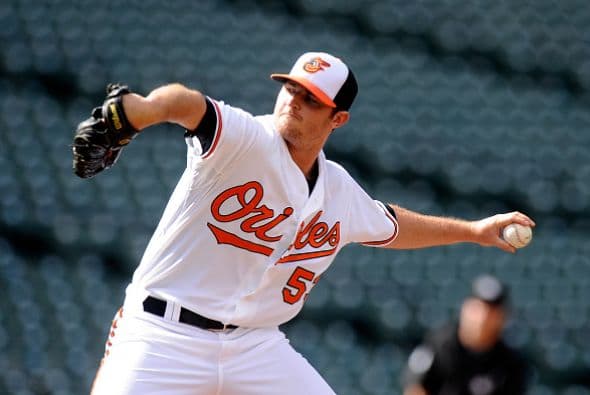 Mientras los ánimos siguen caldeados en Baltimore, los Orioles jugaron contra los Medias Blancas, pero en un estadio vacío, por primera vez en la historia.