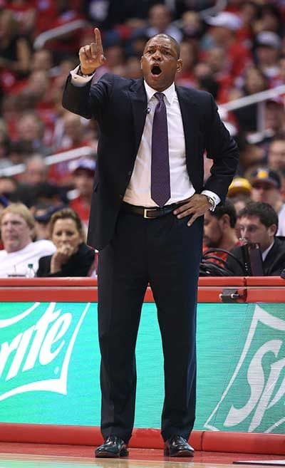Ante el dominio que tuvieron en el marcador desde el inicio del partido, el entrenador de los Clippers, Doc Rivers, decidió darle descanso a los titulares y más minutos a los reservas que respondieron con una aportación de 58 puntos.