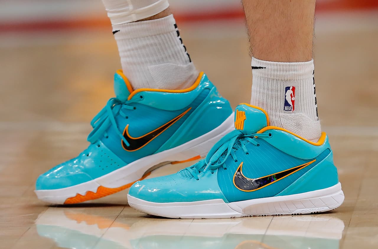 Los tenis de Tyler Herro #14 de Miami Heat.