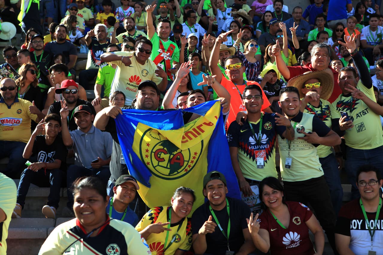 Los aficionados de ambas escuadras de dan cita en el Estadio Olímpico Benito Juárez para disfrutar de un ambiente sin igual.