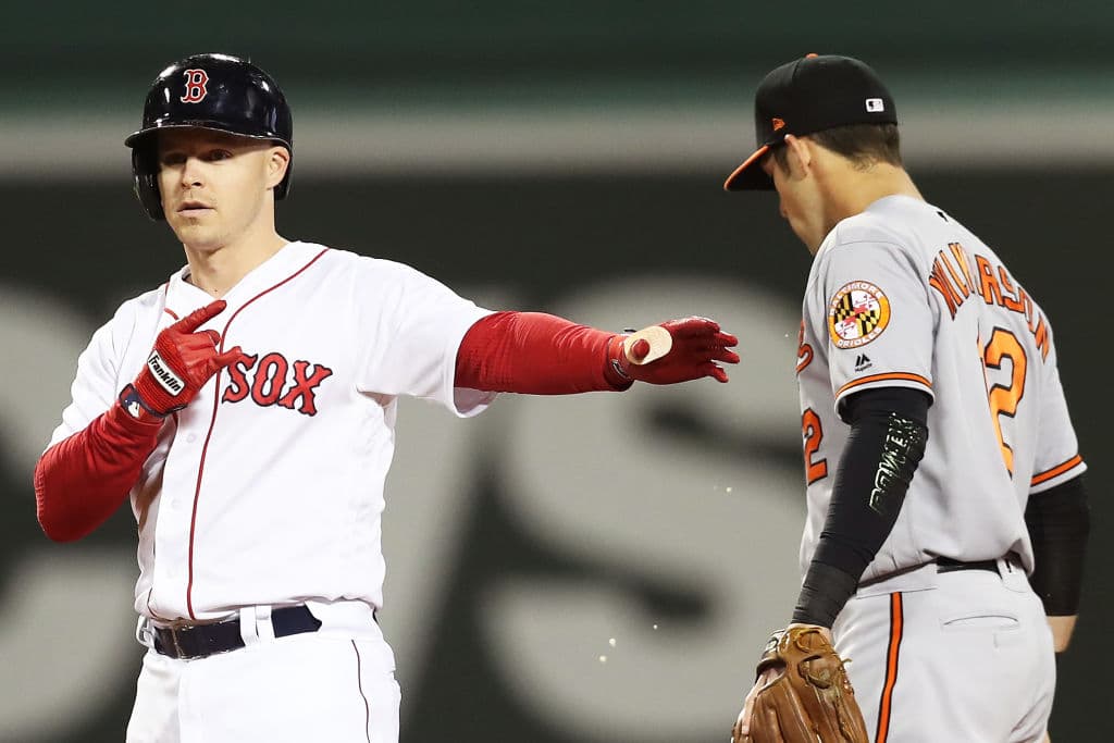 Brock Holt pegó doblete en el segundo inning para remolcar a Steve Pearce y poner el juego 1-0. Los Red Sox tomarían una cómoda ventaja de 4-0 al término del segundo capítulo.