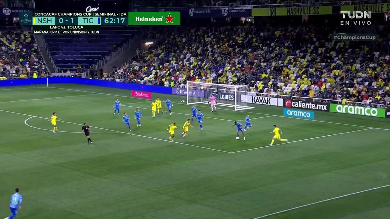 ¡TIRO ATAJADO! disparo por Cristian Espinoza.