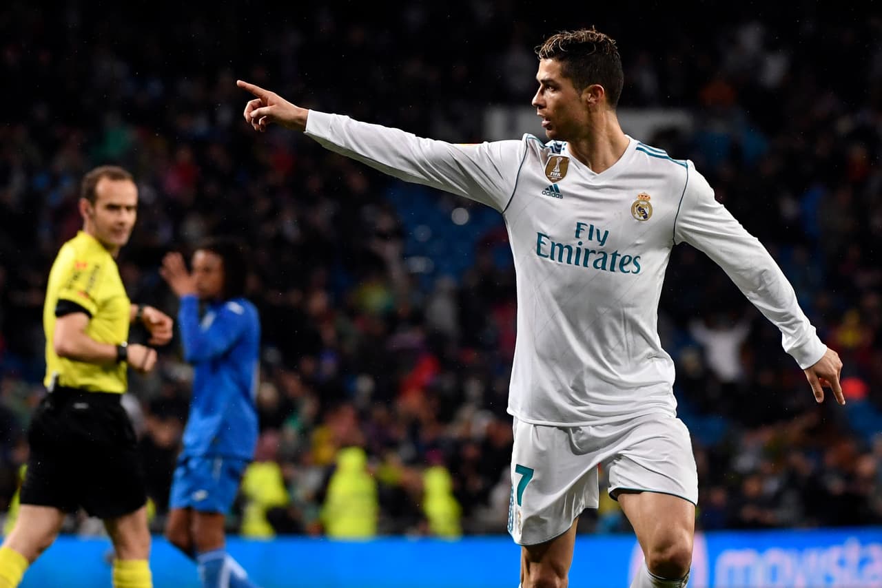 Cristiano Ronaldo aprovechó al minuto 45 del primer tiempo tras un pase de Benzema para poner el 2-0 del Real Madrid.
