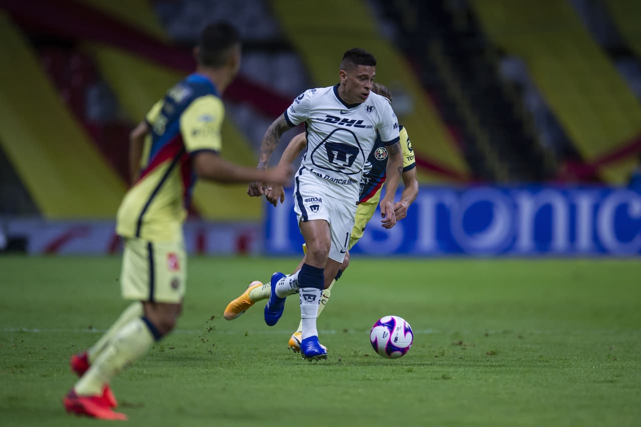 Ya en la segunda mitad ambas escuadras se volvieron a lanzar al ataque.