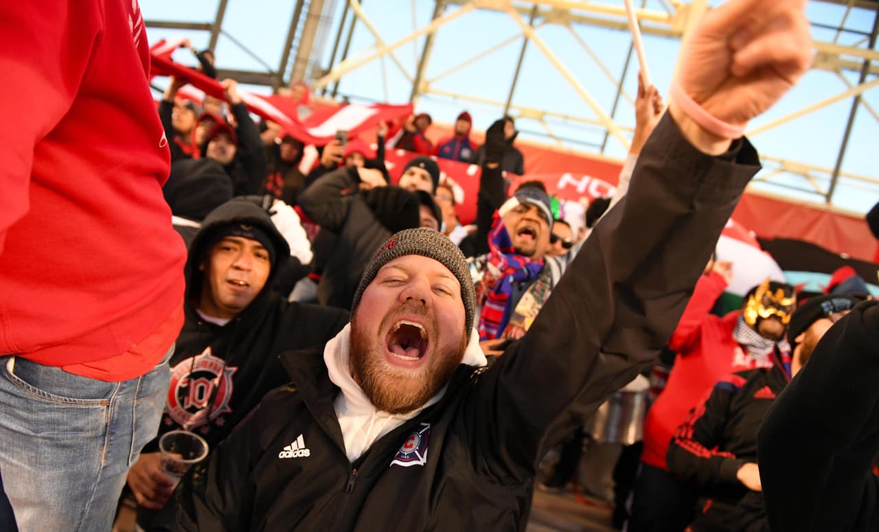 La gente de Chicago Fire está orgullosa de la MLS Cup obtenida en 1998, del Supporters' Shield conseguido en 2003 y de las Copa Abiertas de Estados Unidos alzadas en 1998, 2000, 2003 y 2006.
