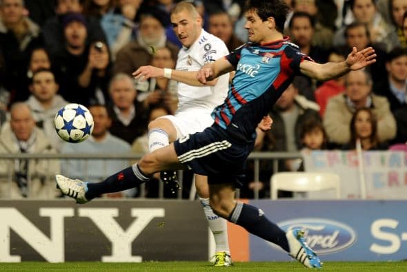 Karim Benzema fue el elegido para estar al frente del ataque.