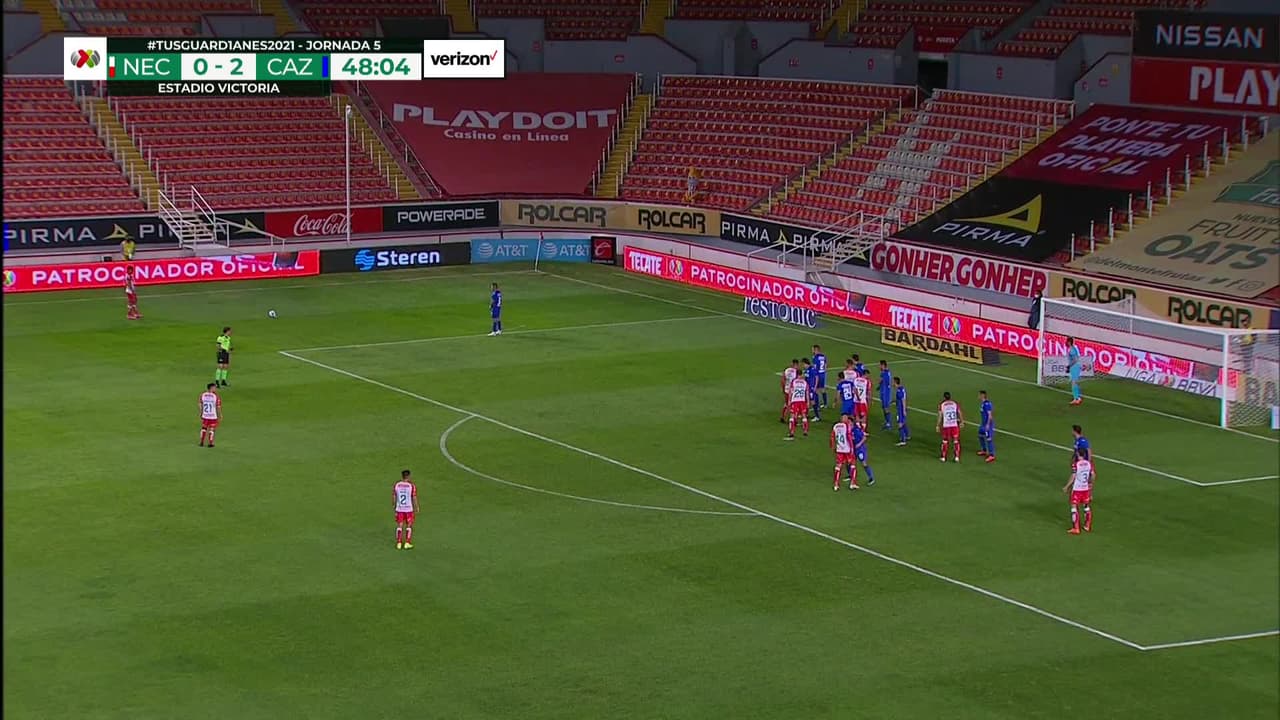 ¡TIRO ATAJADO! disparo por Maximiliano Salas.