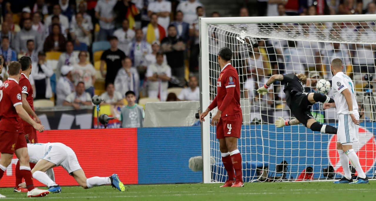 Por más de que se estiró, sabía que era imposible llegar a esa pelota.