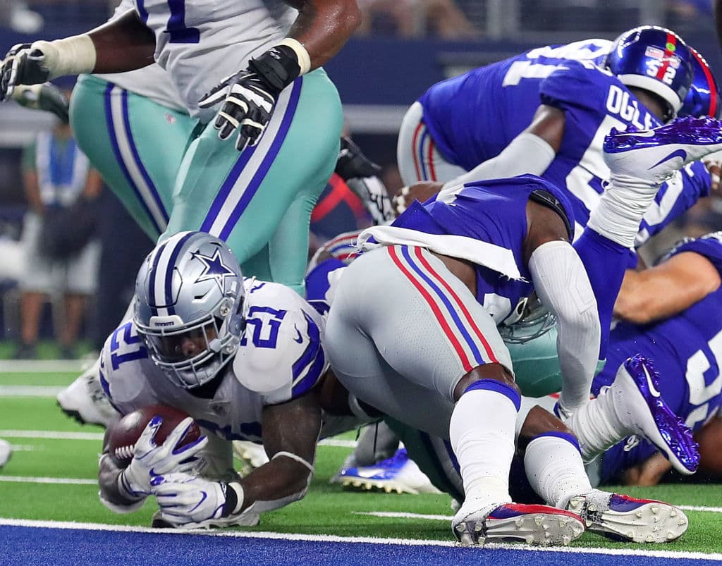 En el último cuarto, Ezekiel Elliott tuvo un acarreo de seis yardas de touchdown para alejar a los Cowboys 20-3, que daba mucha calma a Dallas rumbo a la victoria.