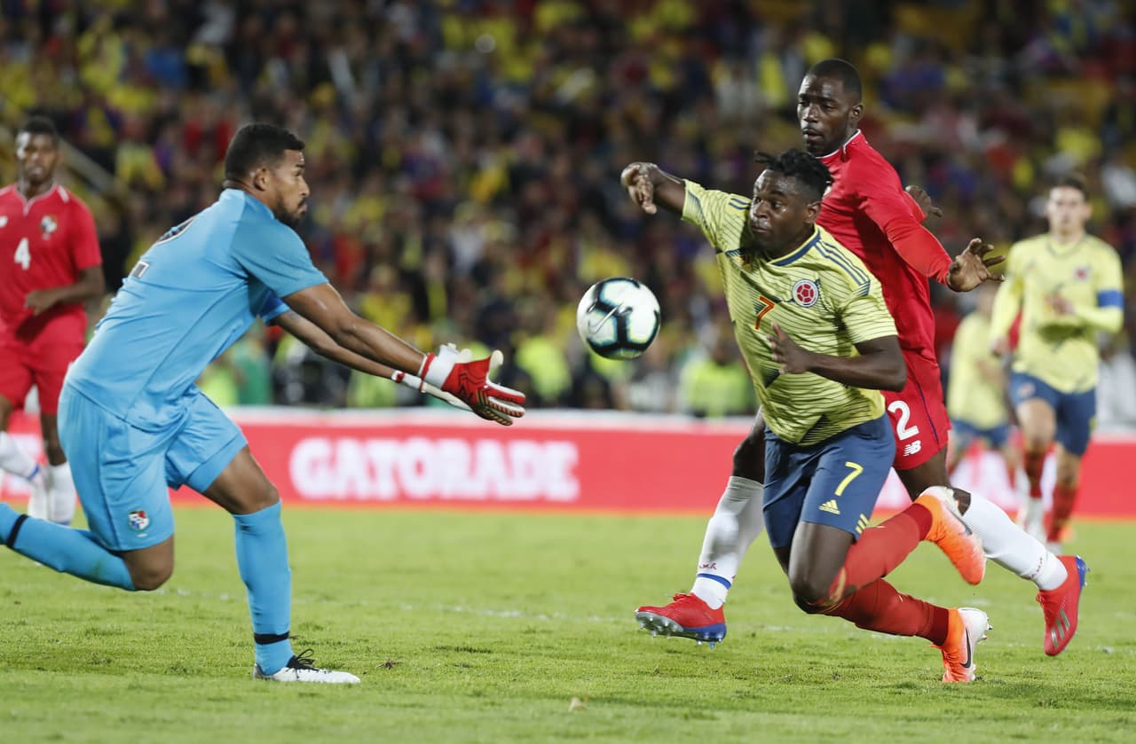 Duván Zapata (Colombia) - Aunque se cansó de hacer goles con Atalanta en esta pasada temporada, solo hasta el último amistoso contra Perú marcó su primero con la selección cafetera. Es, sin duda, una ficha ofensiva de peligro.