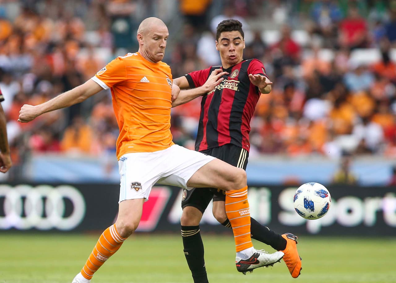 Philippe Senderos es un zaguero confiable pero en los dos partidos que disputó Houston Dynamo la semana pasada, se destacó por sus goles en ambos duelos – 3 en total.