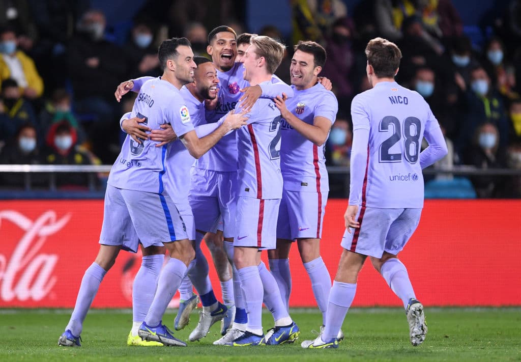 Frenkie de Jong, Memphis Depay y Philippe Coutinho marcan en La Cerámica y le pegan 1-3 al Villarreal.