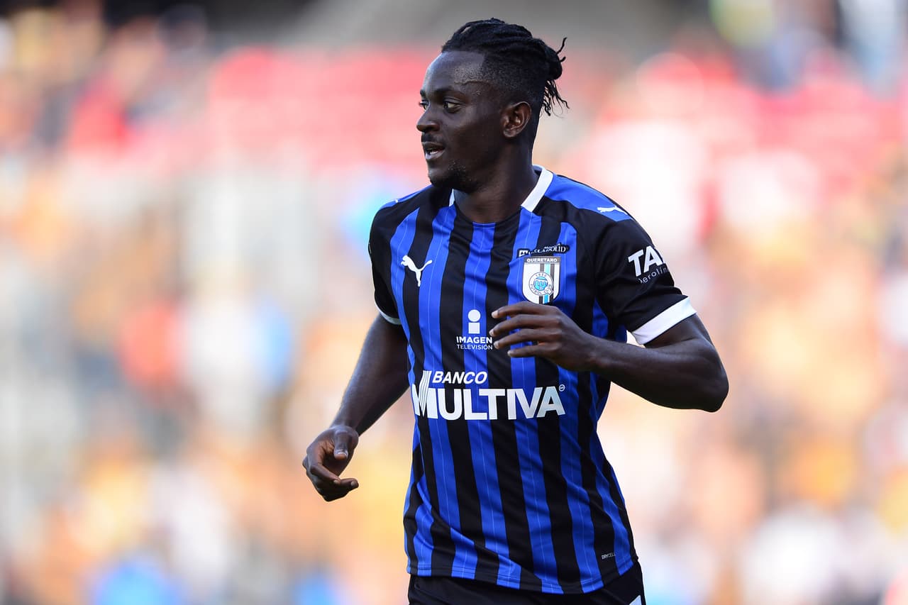 Aké Loba ya entrenó con su nuevo equipo, Monterrey